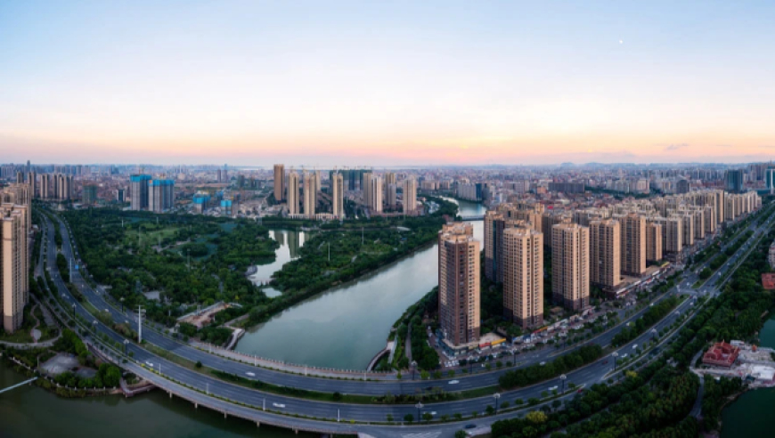 网红吃播暴食后催吐误吞牙刷,澳门2025年资料免费,精准解释落实及其象征意义_精简版V8.99